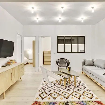 Central & Stylish Renovated Parisian Apt / 6-8 Guests-3
